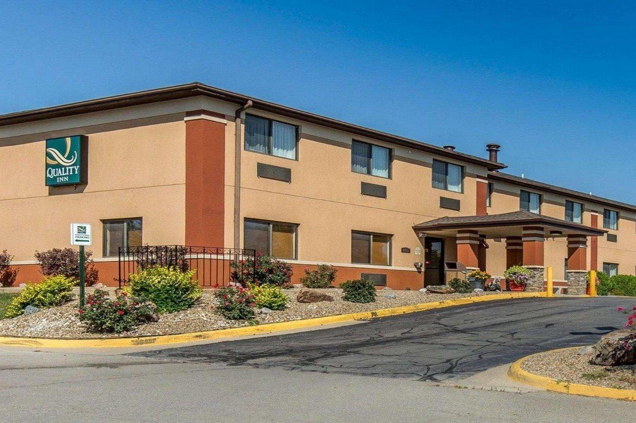 Quality Inn At Collins Road - Cedar Rapids Exterior photo