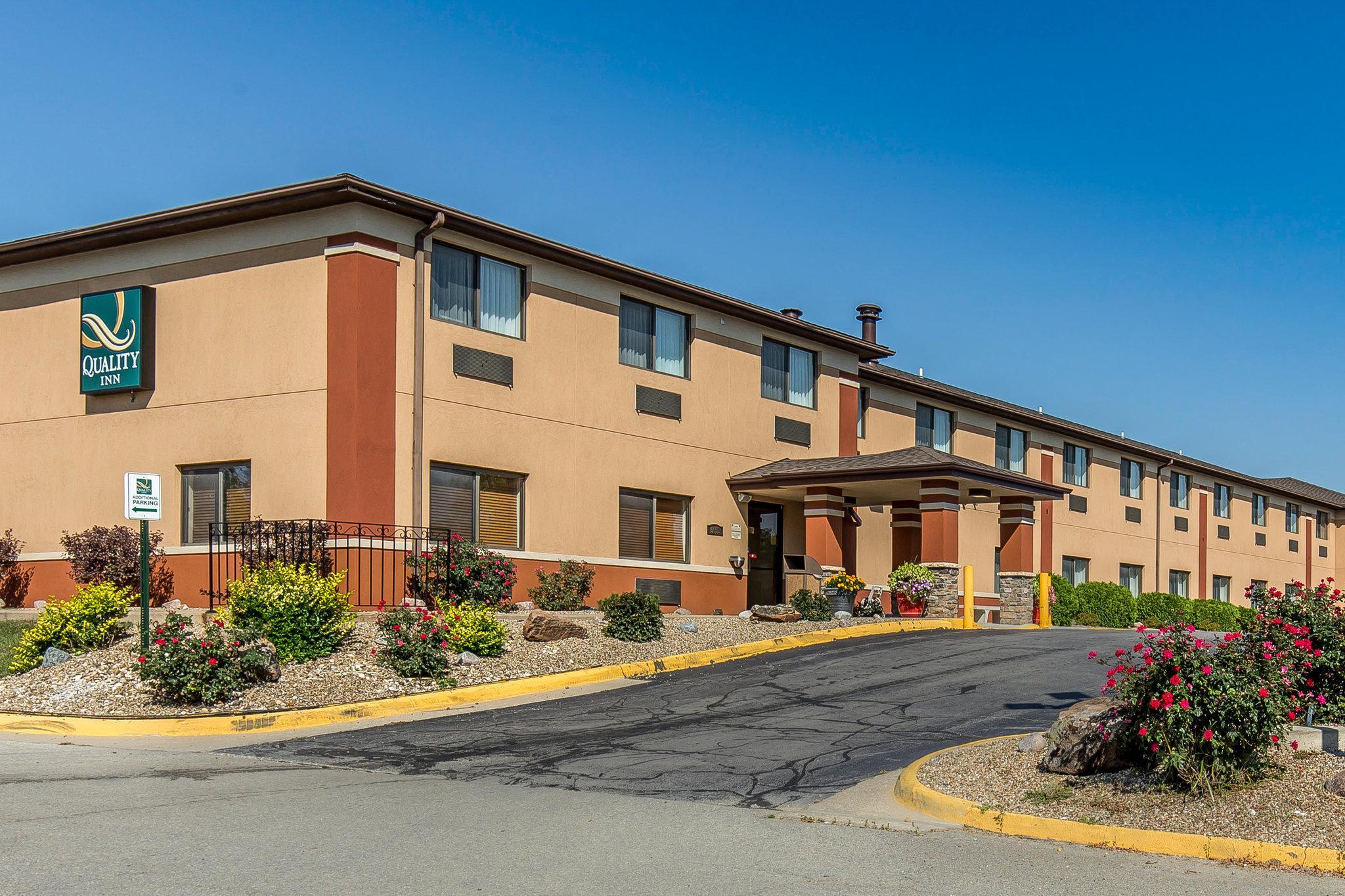 Quality Inn At Collins Road - Cedar Rapids Exterior photo